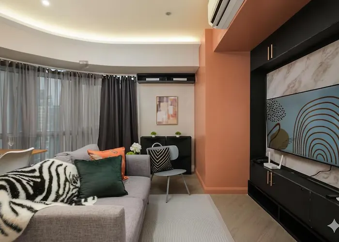 2br Modern Decor In Bgc * Manila