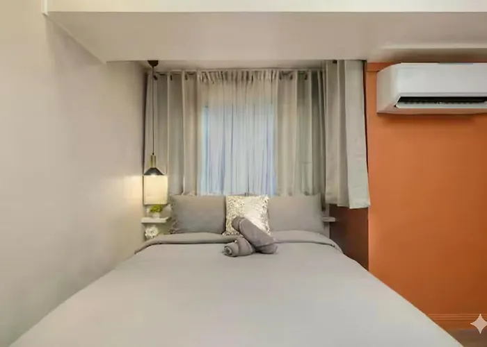 2br Modern Decor In Bgc Aparthotel *